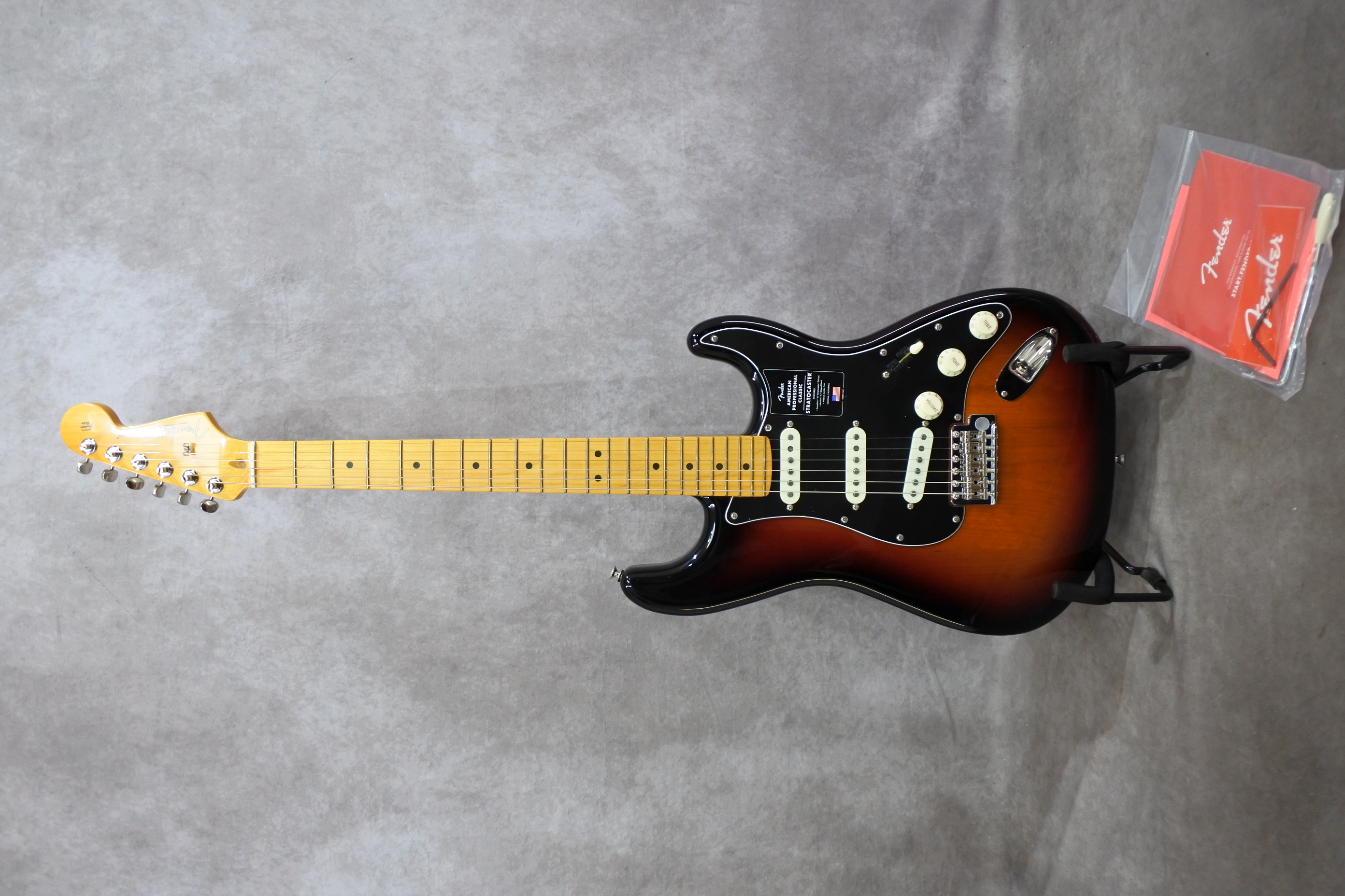 Fender American Professional Classic Stratocaster【展示品特価】2025
